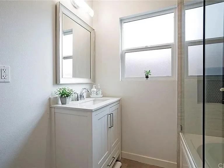 5139 Mccallum Ave - Photo 6 of 7