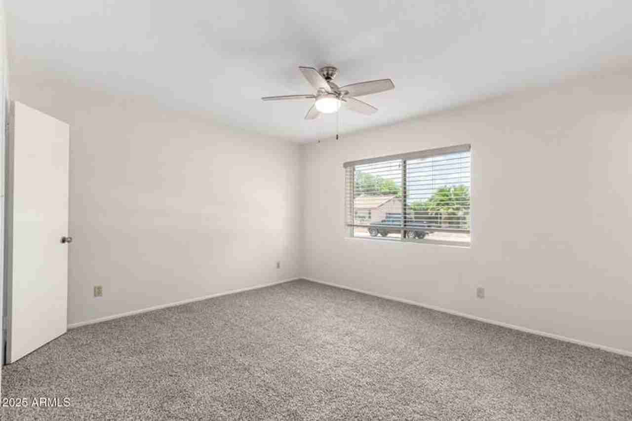 19031 N 13th Dr - Photo 5 of 13