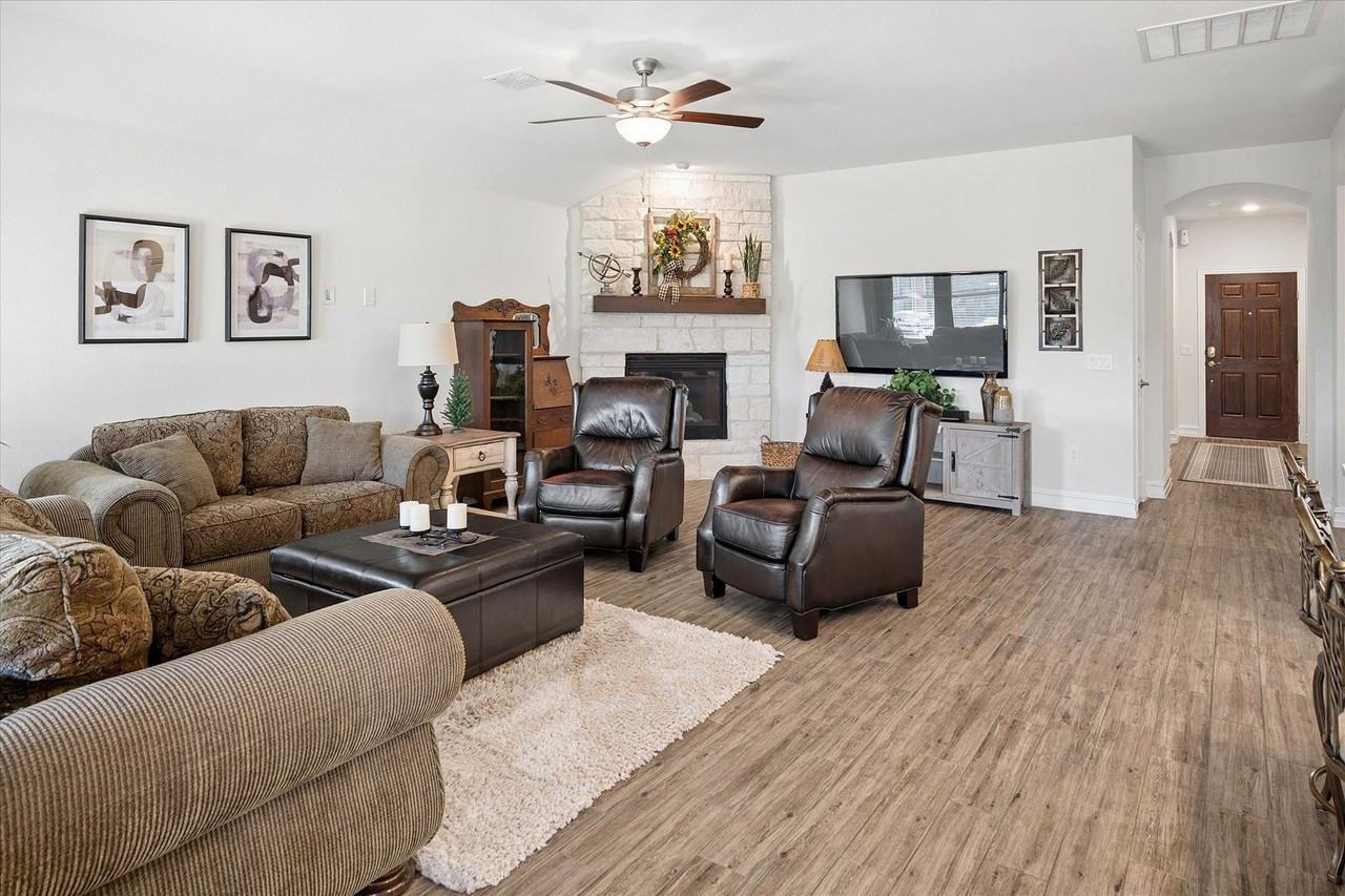 1324 Millican Ln - Photo 2 of 17