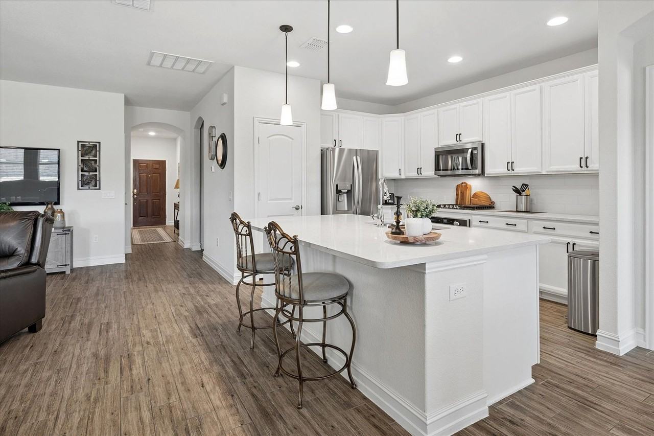 1324 Millican Ln - Photo 6 of 17