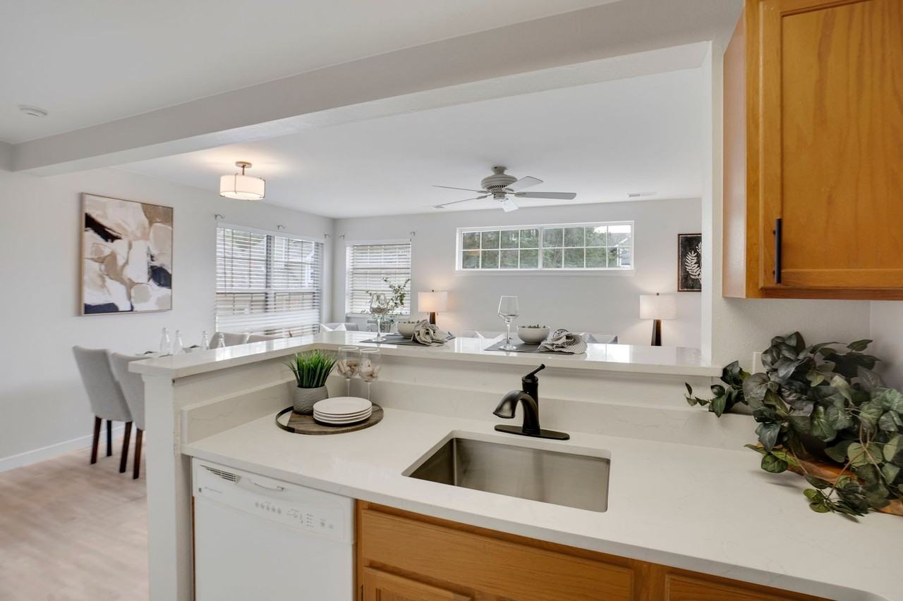 6702 S Ivy Way #B6 - Photo 3 of 25