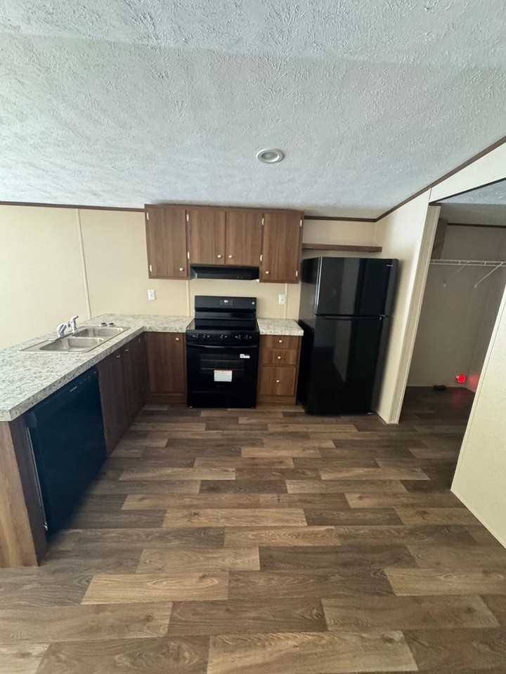 1237 Long Branch Rd Trlr J - Photo 4 of 24