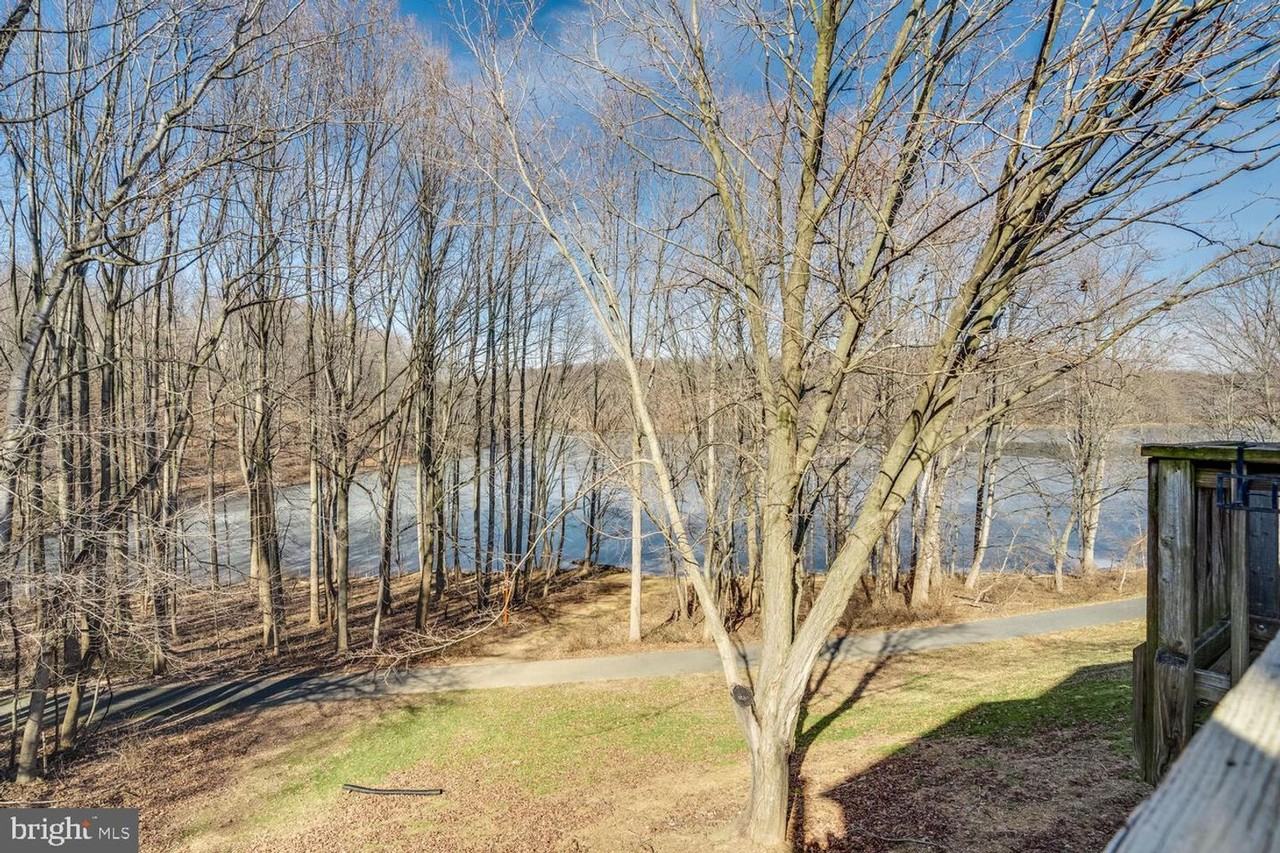 33 Lake Park Ct #395 - Photo 7 of 37