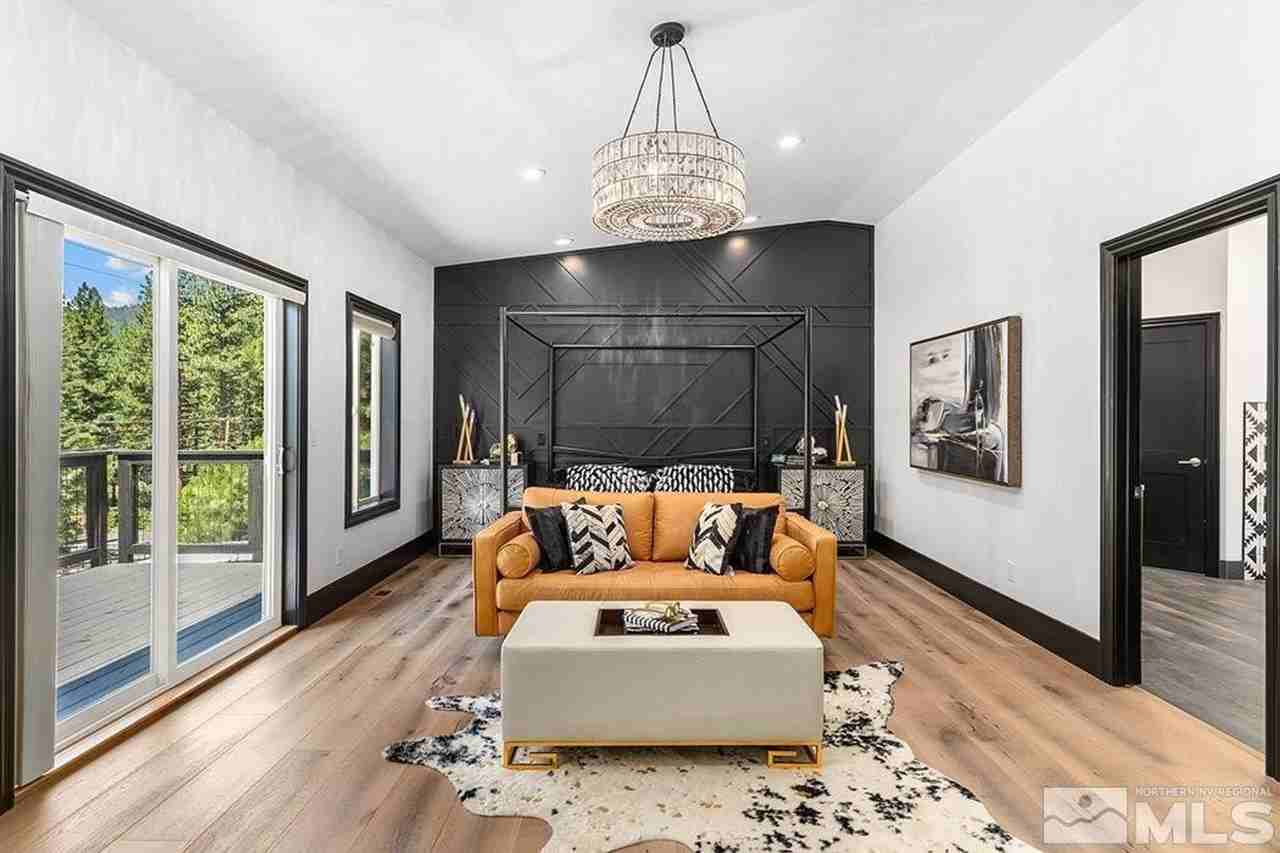 331 Winding Way - Photo 7 of 18