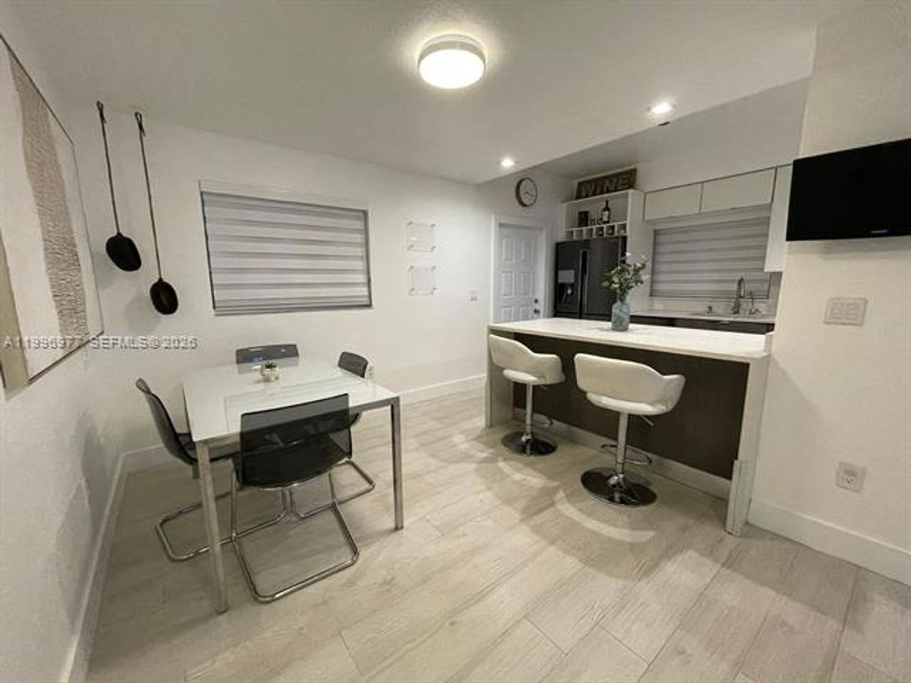 325 Nw 19th Ln #30 - Photo 3 of 30