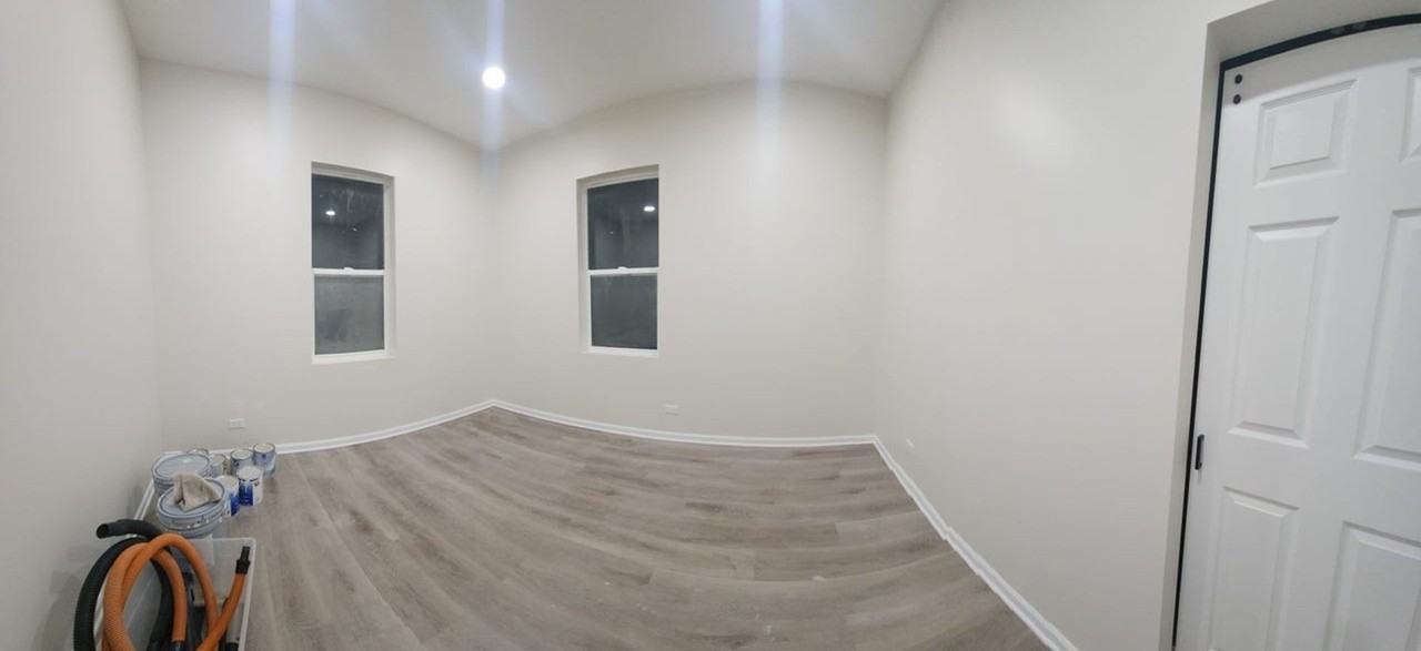 639 Algona Ave - Photo 5 of 12