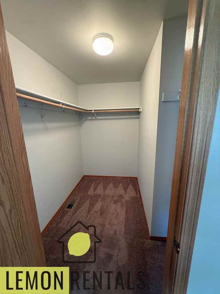 407 N 75th Ave - Photo 2 of 16