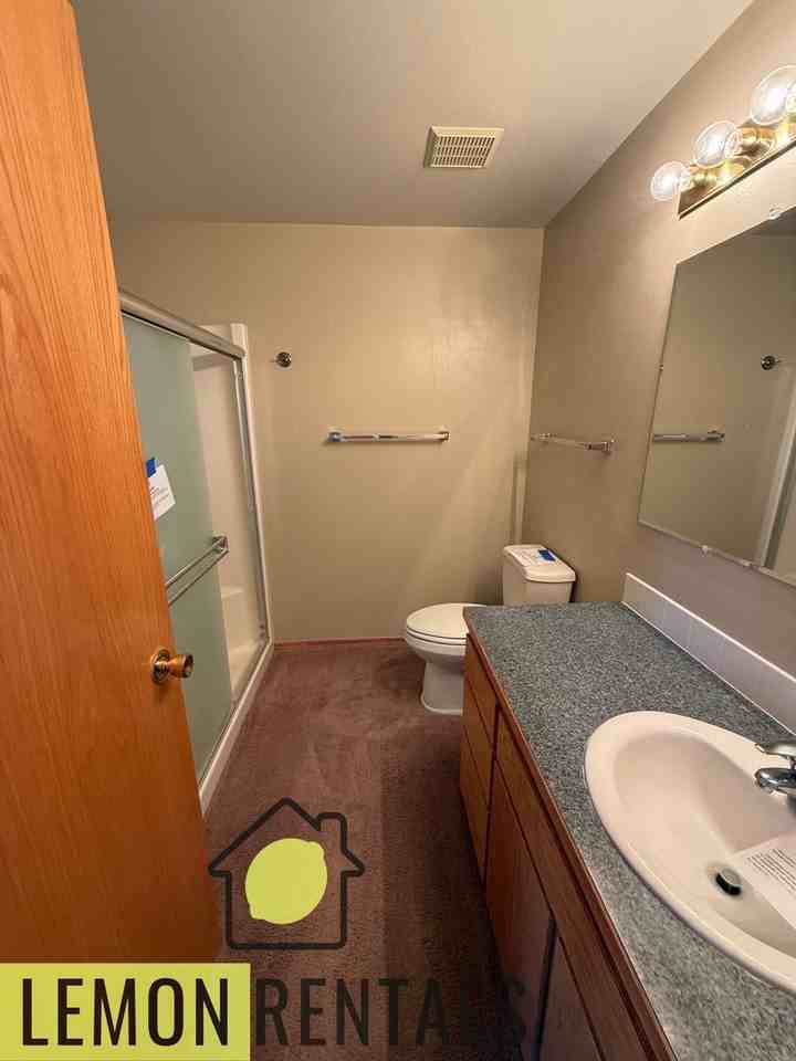 407 N 75th Ave - Photo 4 of 16