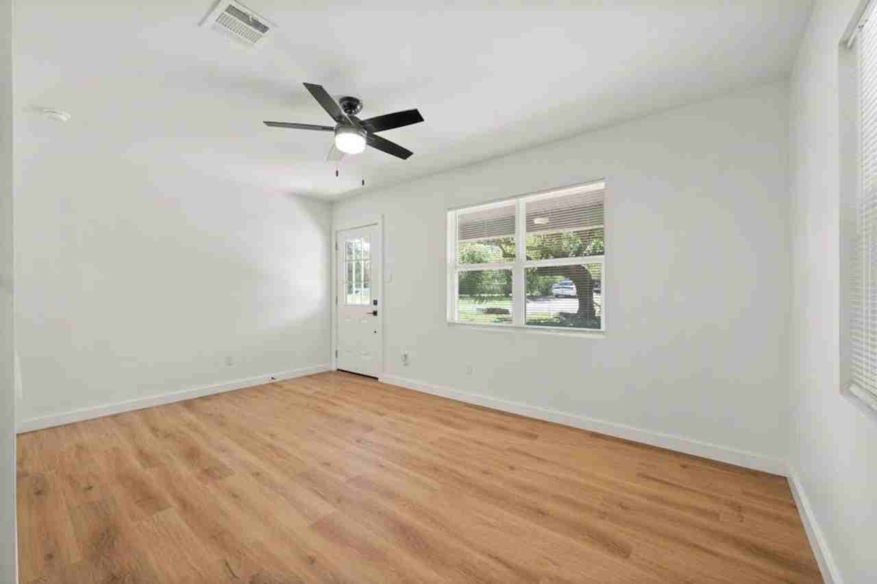 200 Chaparral Rd - Photo 3 of 10