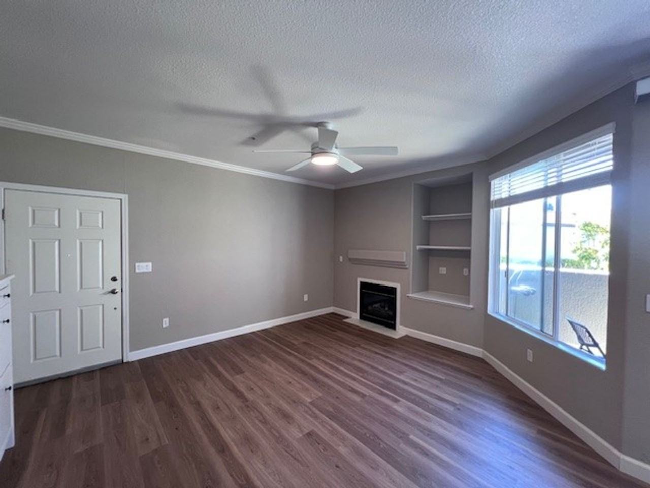 5201 Laguna Oaks Dr #149