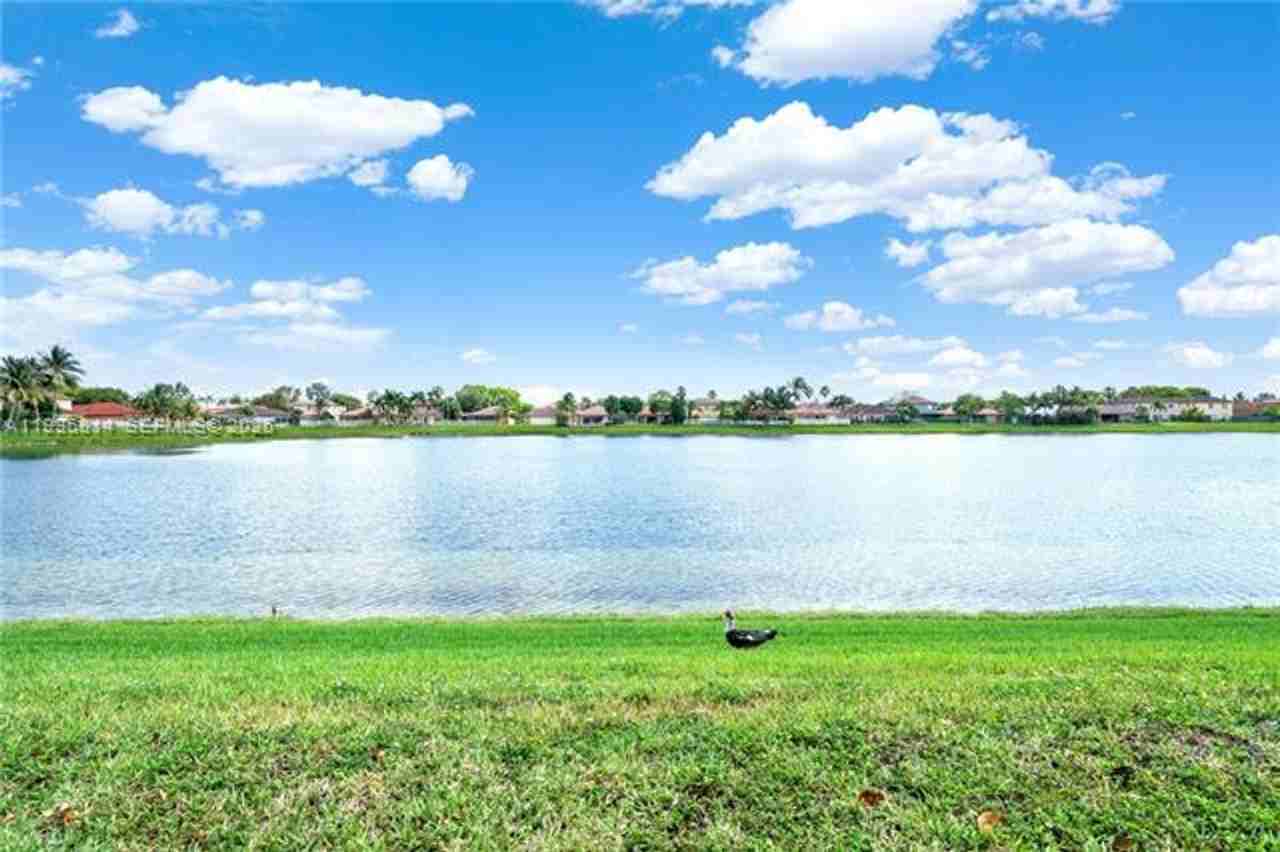 12046 Sw 133rd Ter - Photo 6 of 27