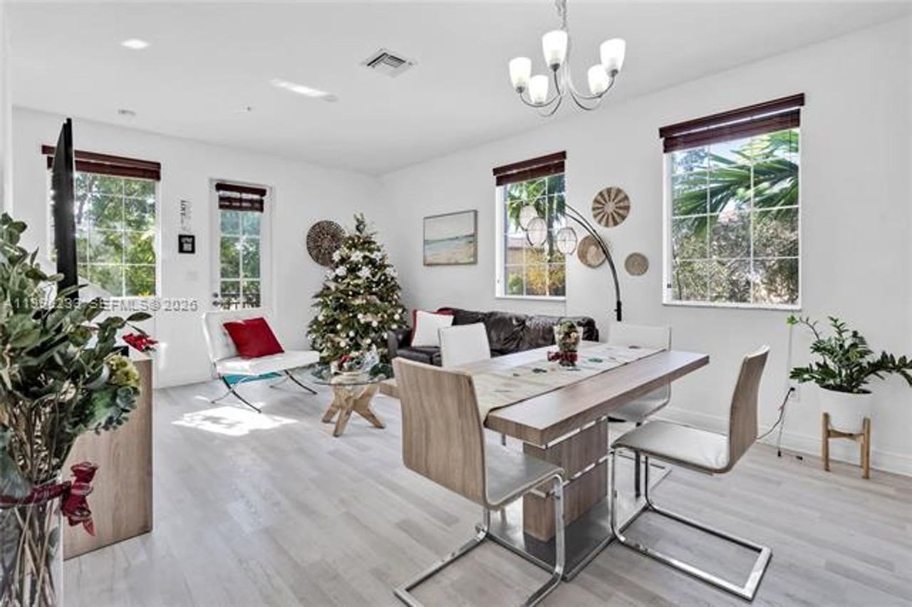 14749 14749 SW 9th St th 3110 - Photo 2 of 35