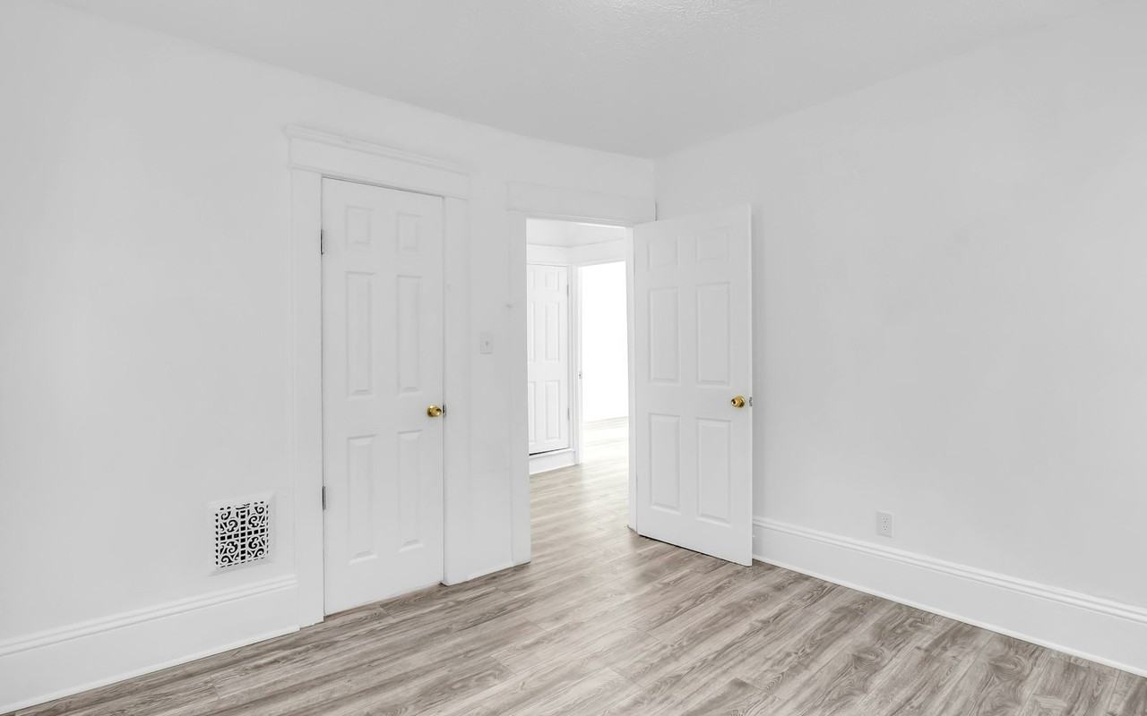 14601 Benwood Avenue - Photo 5 of 22