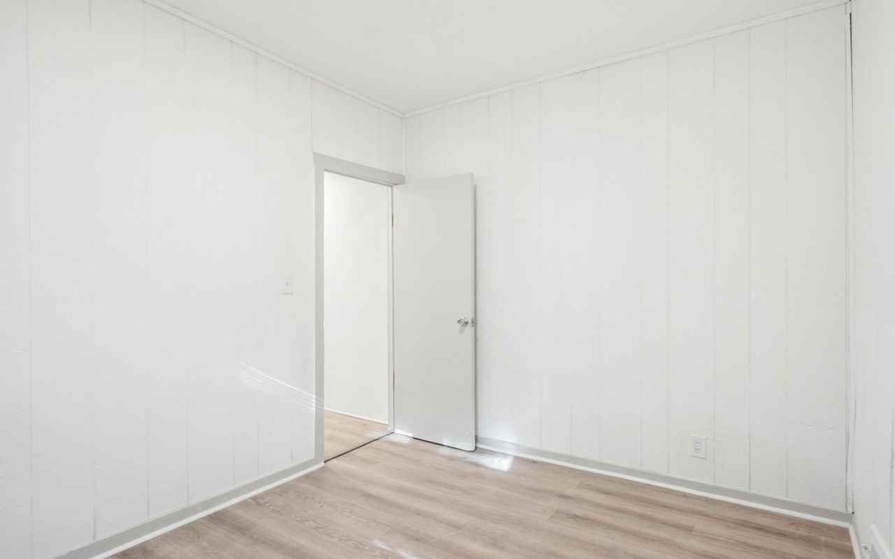 1554 Larchmont Road, Unit A - Photo 7 of 28