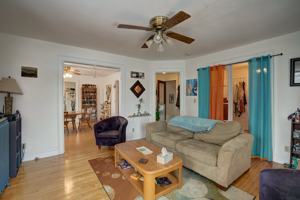 featured image of 1049 E Gorham St