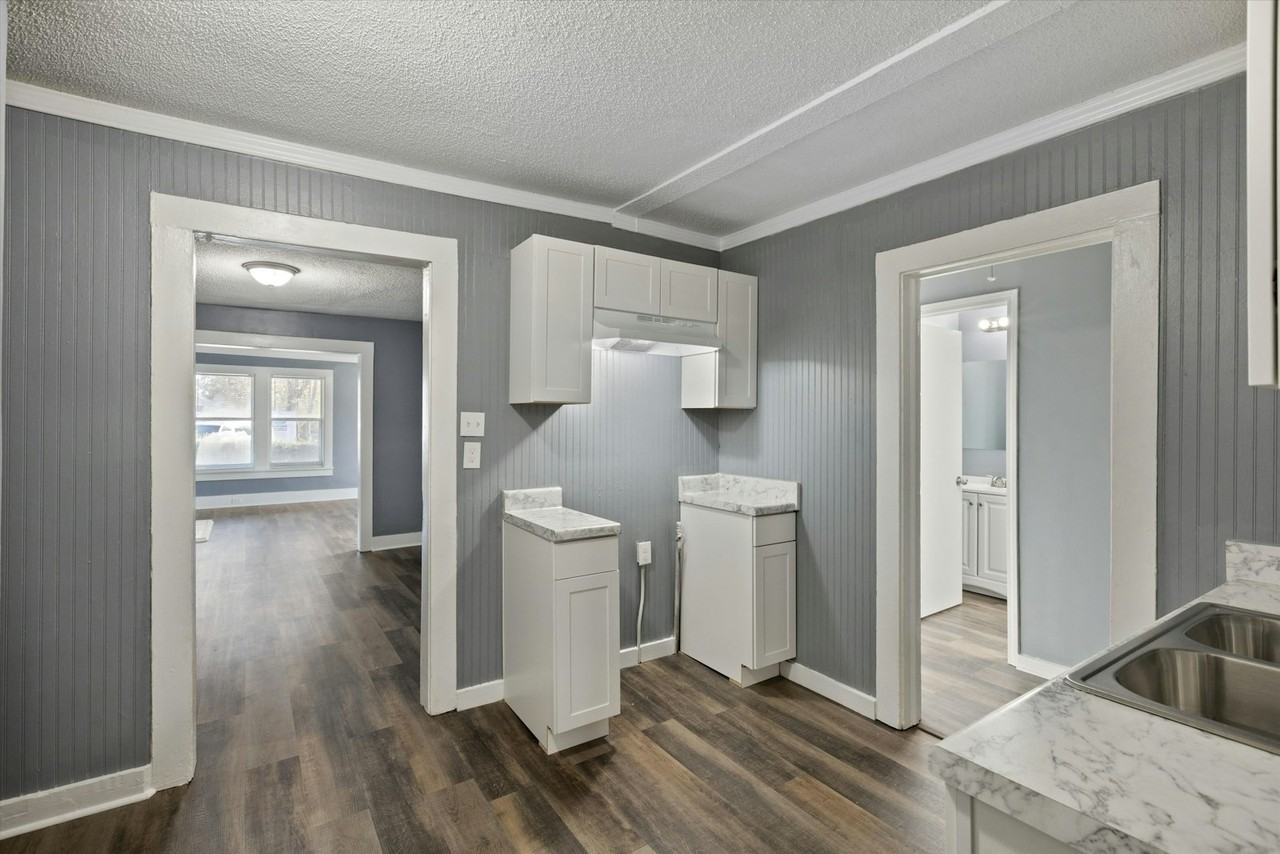 425 Carpenter Street - Photo 6 of 16