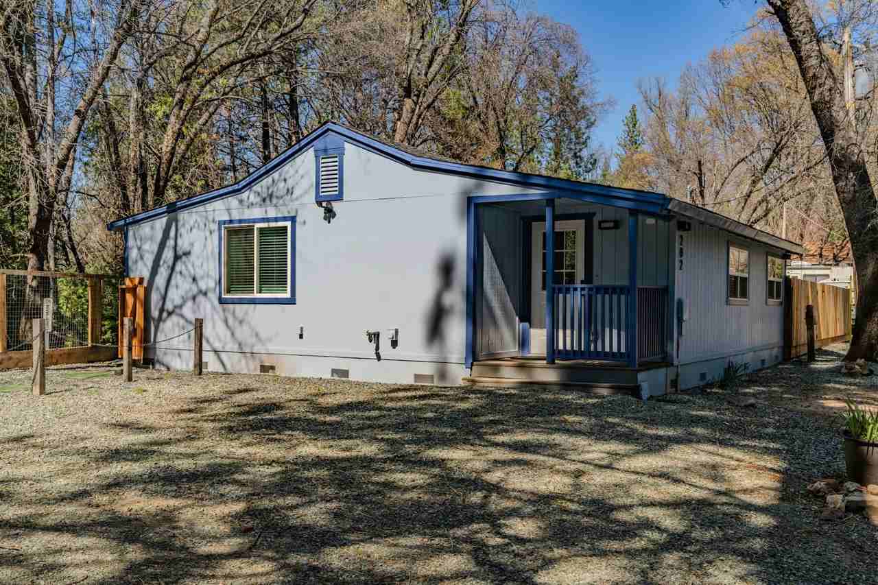 202 Lambert Lane - Photo 2 of 21