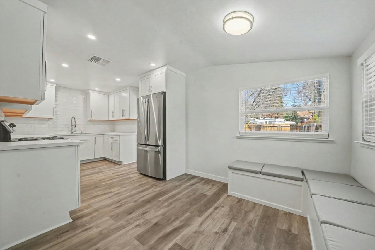 202 Lambert Lane - Photo 7 of 21