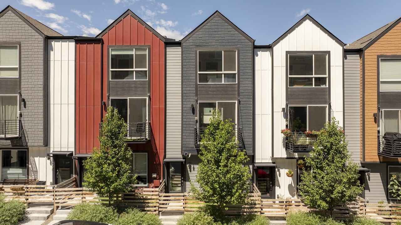 1059 Chase St - Photo 2 of 36