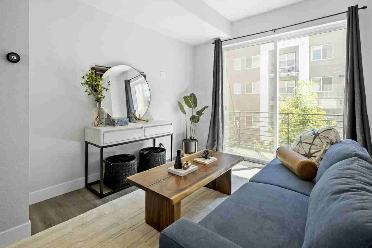 1059 Chase St - Photo 6 of 36