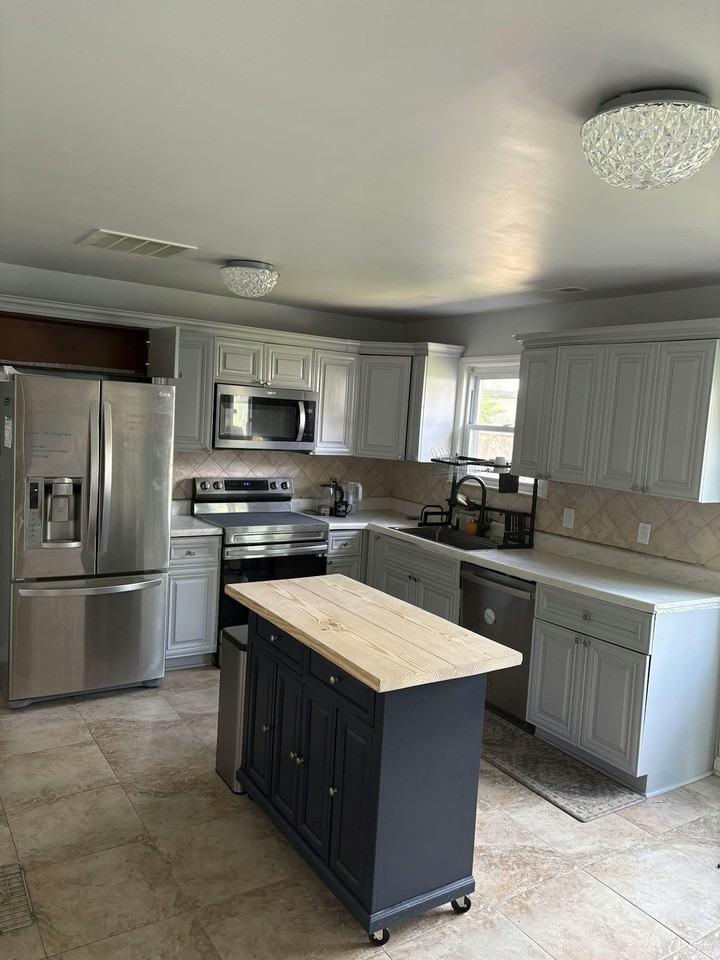 3385 Woodburne Dr - Photo 2 of 6