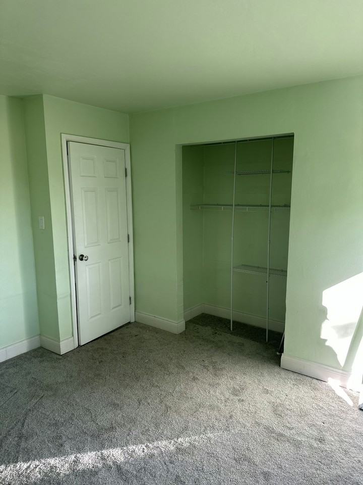 3385 Woodburne Dr - Photo 5 of 6