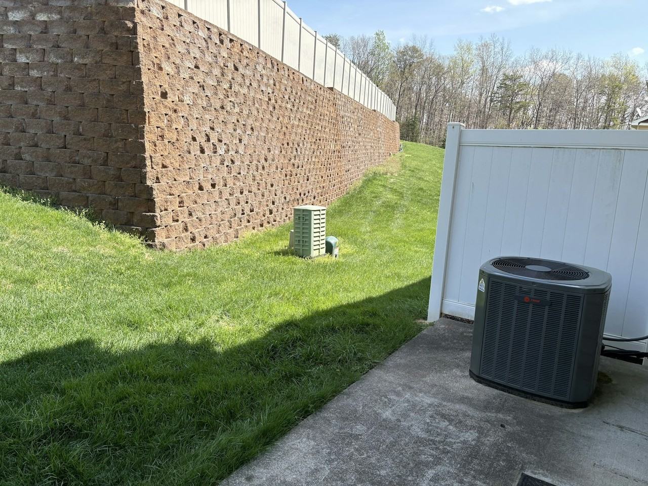 47 Catherine Ct - Photo 3 of 17