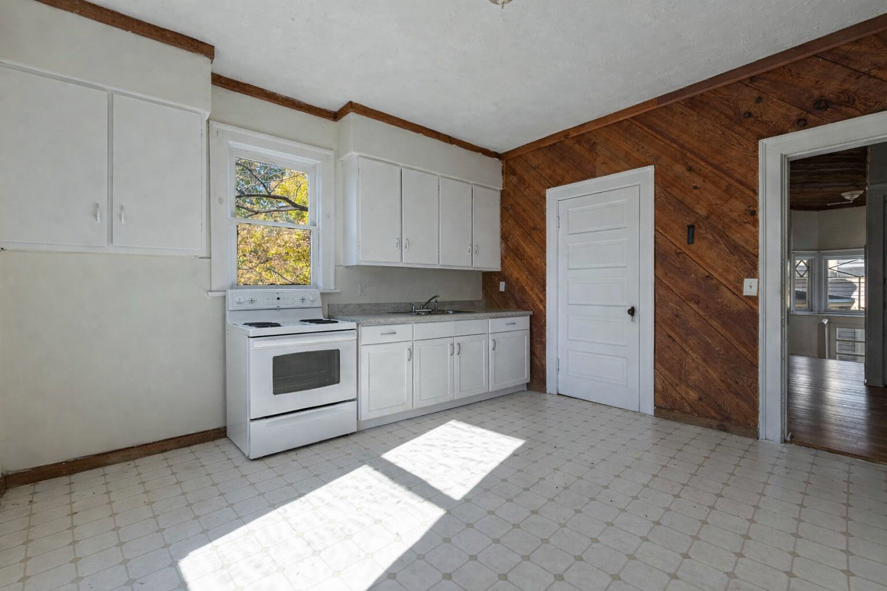 911 N Fountain Ave, Unit 2 - Photo 4 of 12