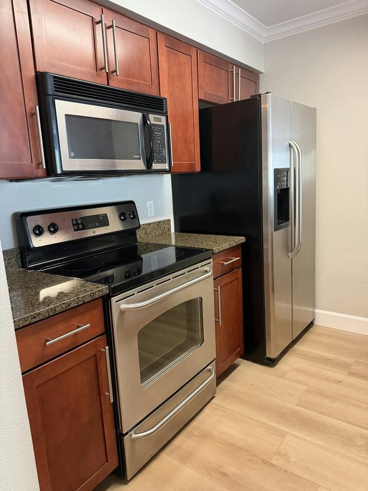 2025 E Campbell Ave Apt 260 - Photo 4 of 26