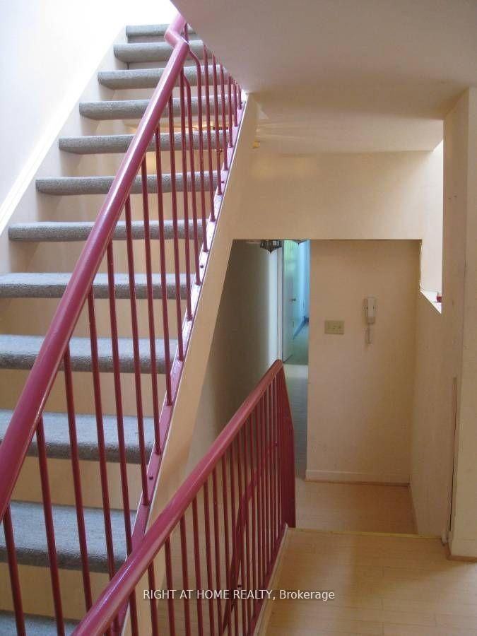 210 McCaul Street - Photo 3 of 16