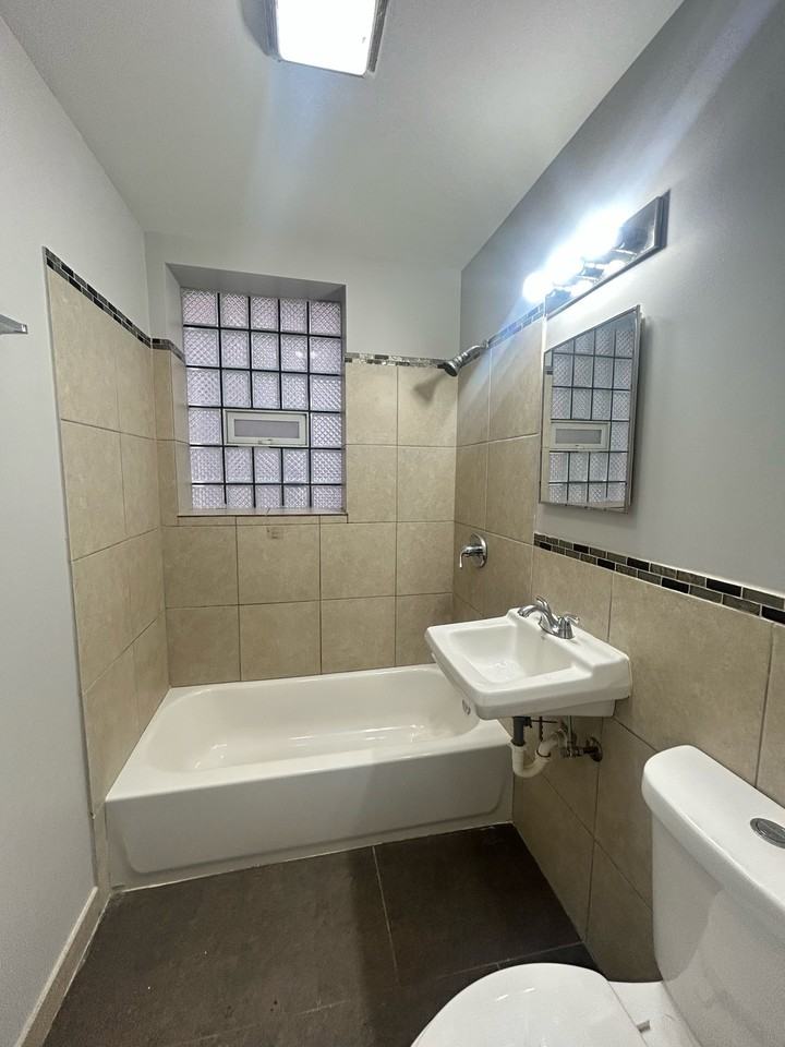 4412-14 South Prairie Avenue - Photo 7 of 8