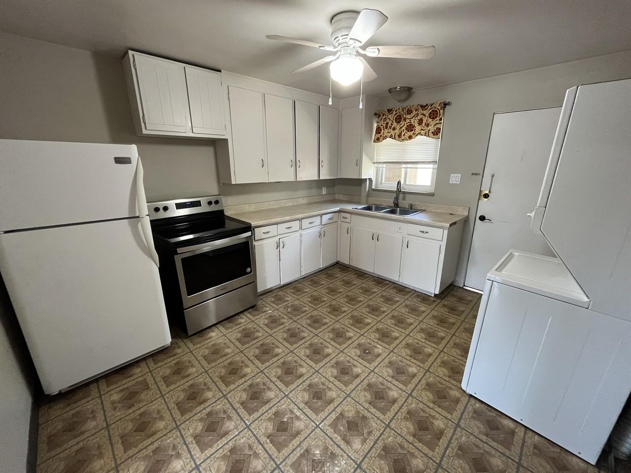 107 HOOKER ST - TRG - Photo 3 of 10