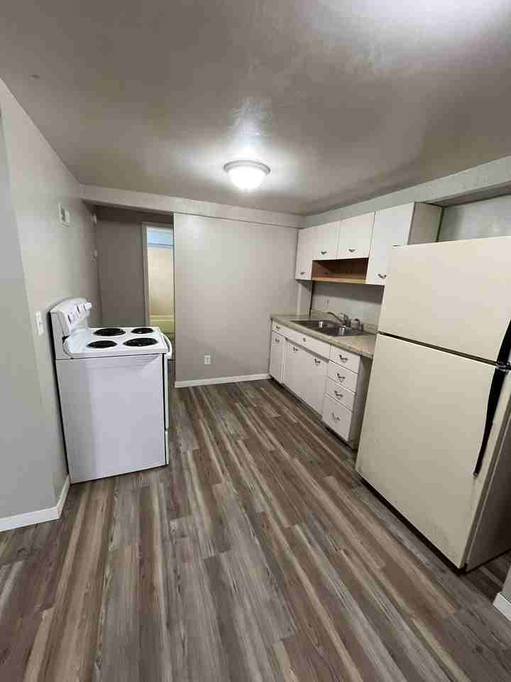 1021 East Broadway Street - Photo 2 of 7