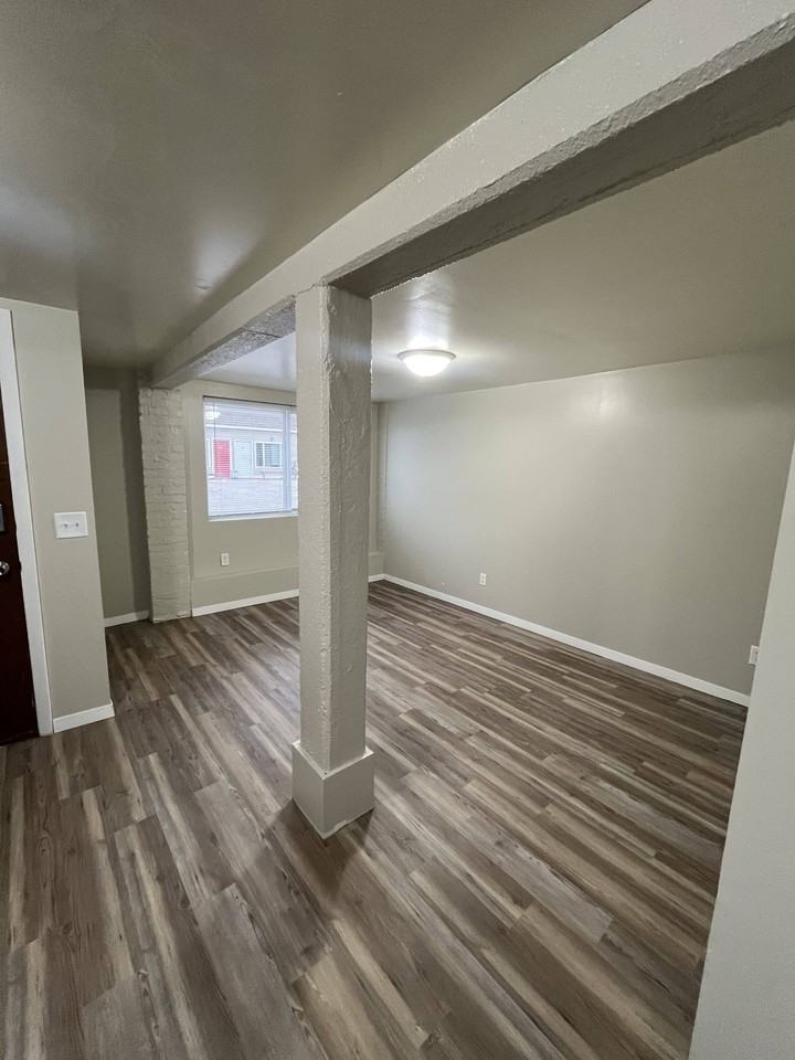 1021 East Broadway Street - Photo 3 of 7