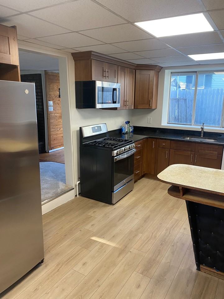 451 Oregon Ave #1 - Photo 3 of 12