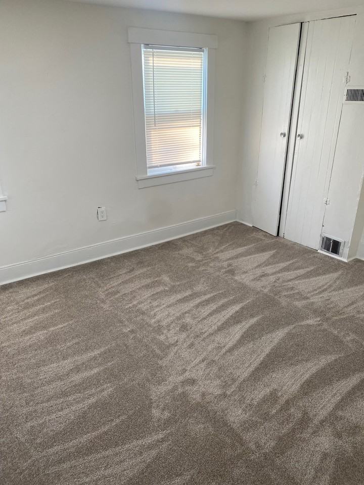 451 Oregon Ave #1 - Photo 7 of 12