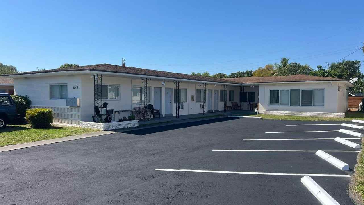 6Plex 1265 NE 136th Terrace - Photo 5 of 7