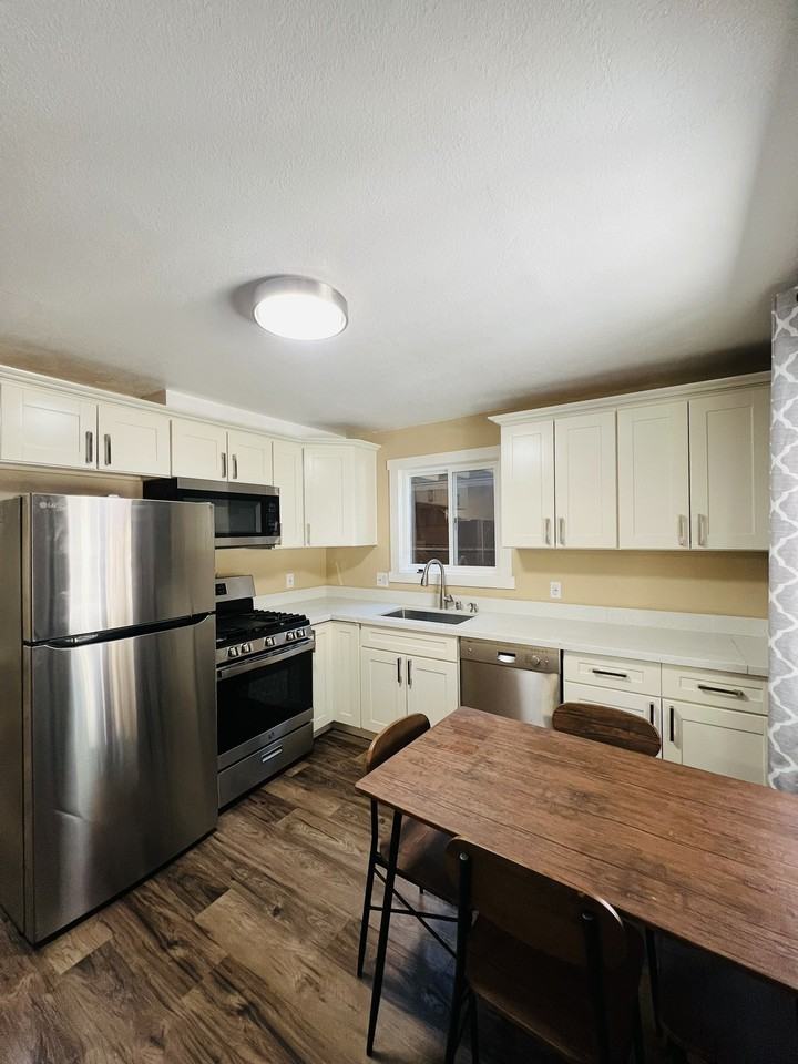 3069 Fresno Avenue - Photo 4 of 50