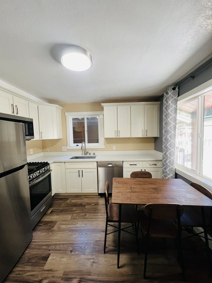 3069 Fresno Avenue - Photo 5 of 50