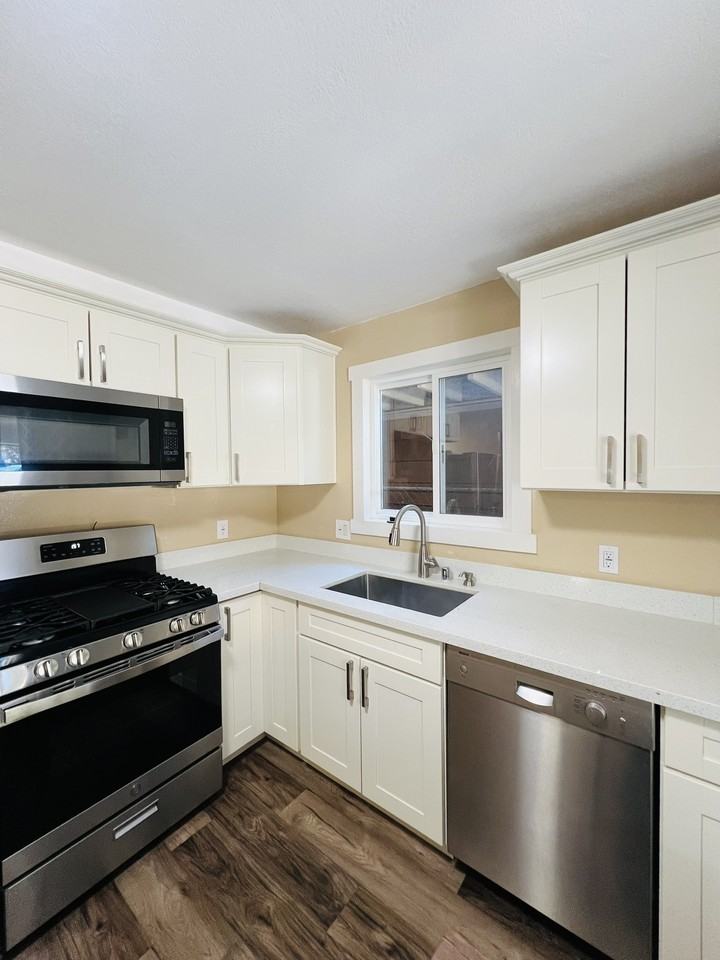 3069 Fresno Avenue - Photo 6 of 50