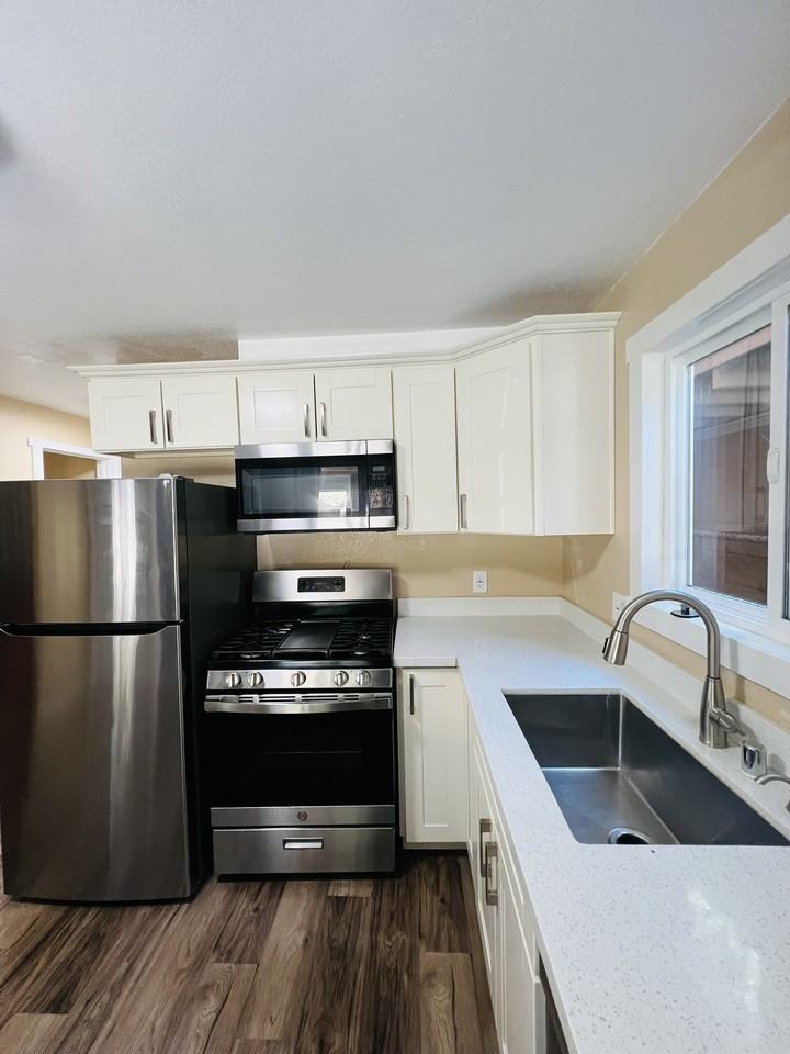 3069 Fresno Avenue - Photo 7 of 50