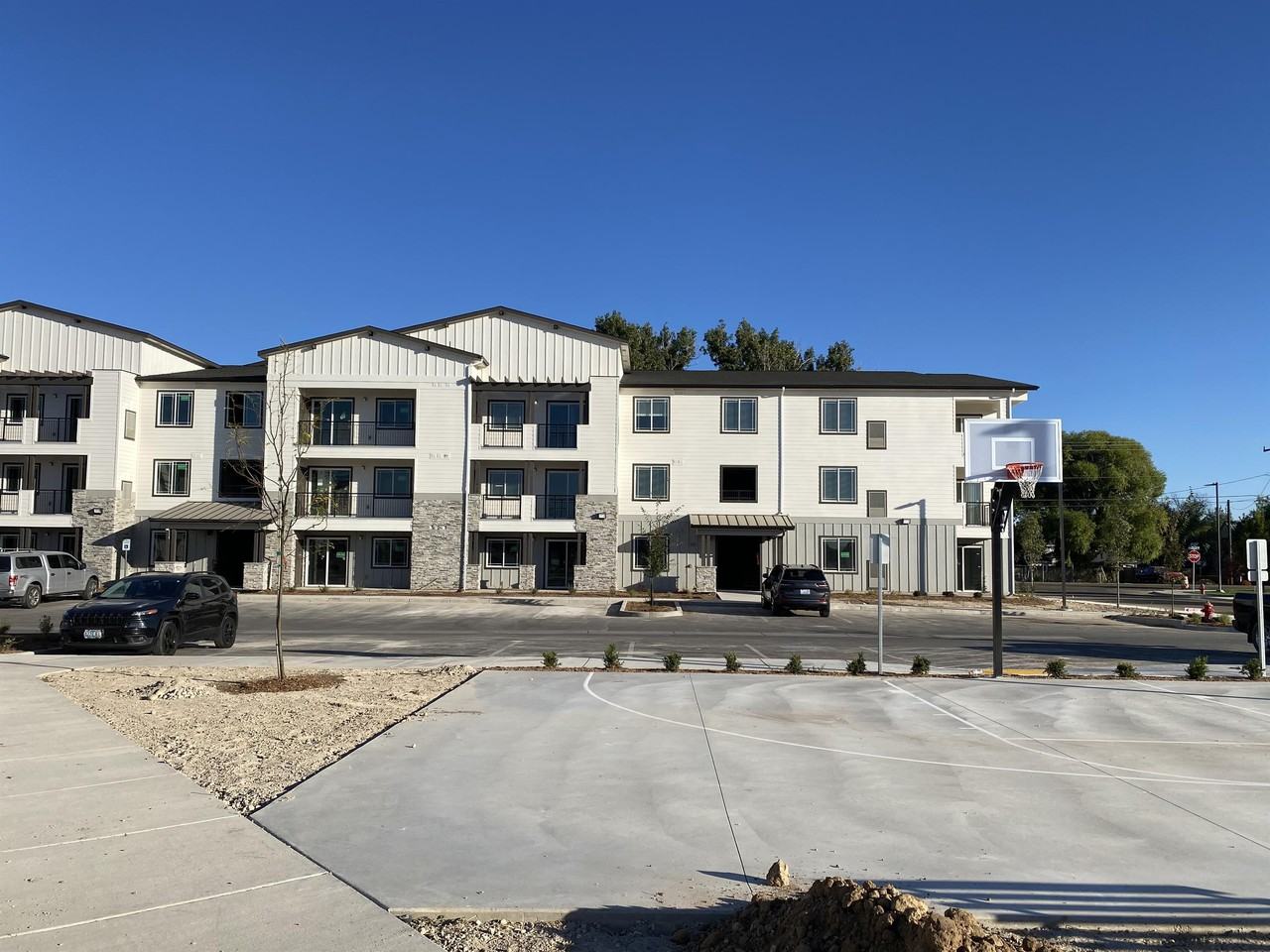 Stone Creek Apartments - Photo 4 of 50