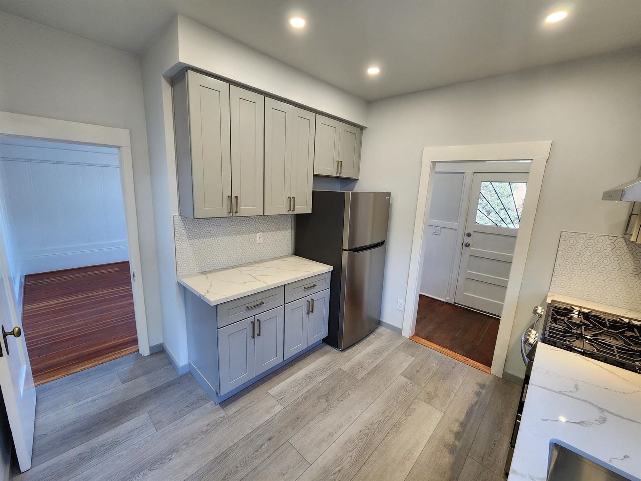 598 32nd Street #2 - Photo 3 of 14