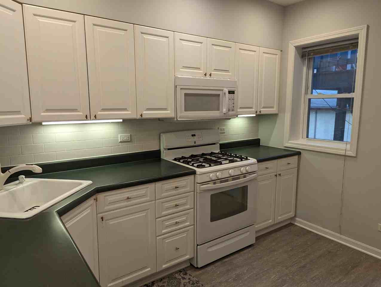 5650 N. Spaulding - Photo 2 of 24