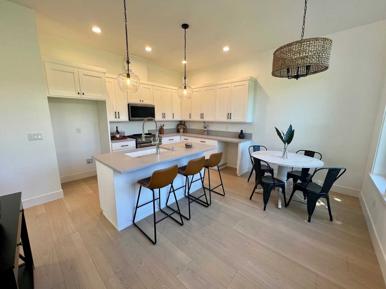 107 Golf View Dr #1 - Photo 3 of 28