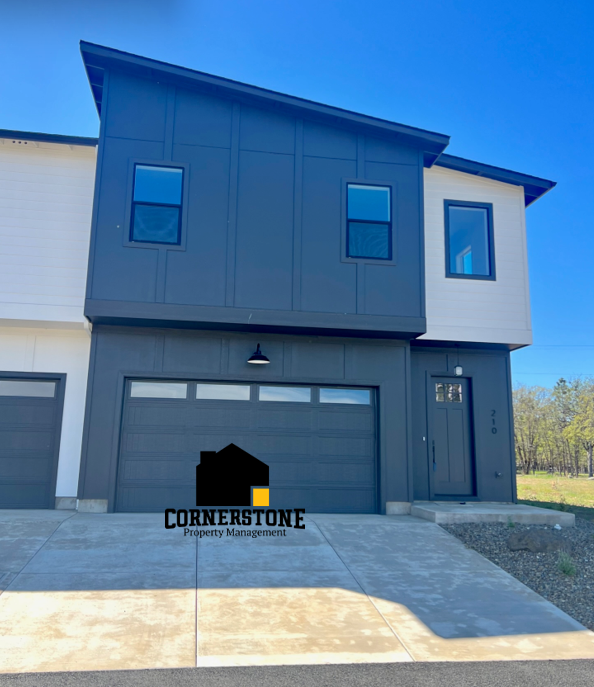 210 Bogey Ln #1