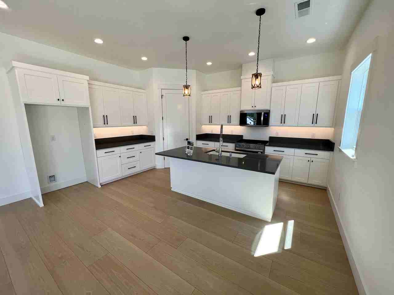 210 Bogey Ln #1 - Photo 3 of 31