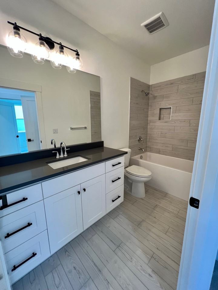 210 Bogey Ln #1 - Photo 4 of 31