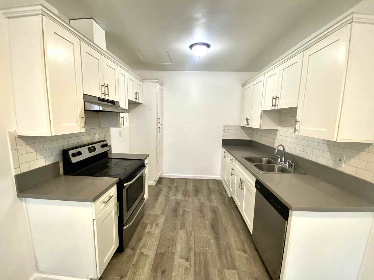 2147 Baxter Street - Photo 5 of 17