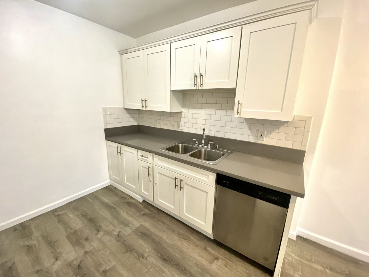 2147 Baxter Street - Photo 7 of 17